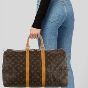 - 💯Auth Louis Vuitton keepall Luggage with tag and lock